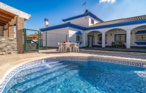 5 Bedroom Gorgeous Home In Los Barrios